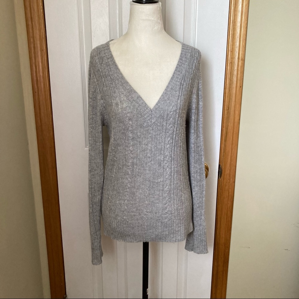🌸5/$25🌸 
 Aeropostale Size Large Cable Knit Sweater